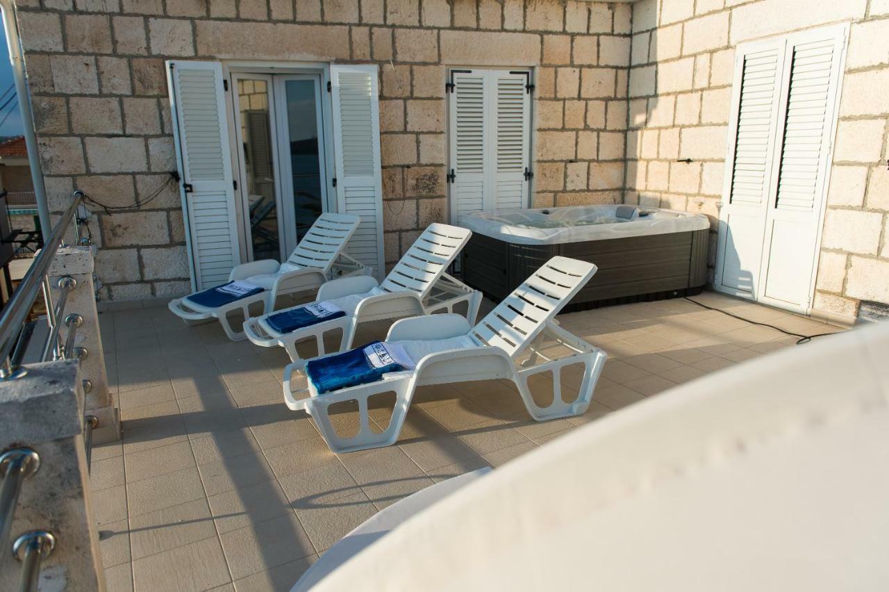 Apartments Cezar 로고즈니차 외부 사진